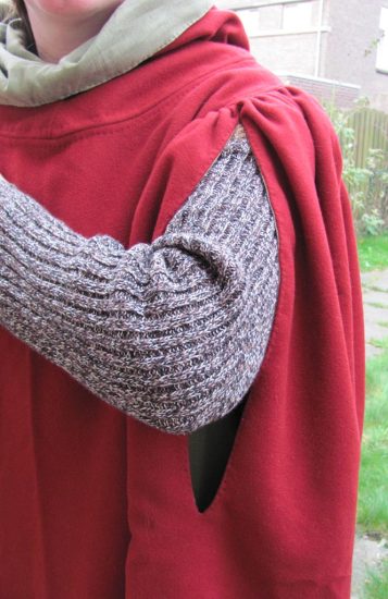gardecorpse split sleeve with protruding arm