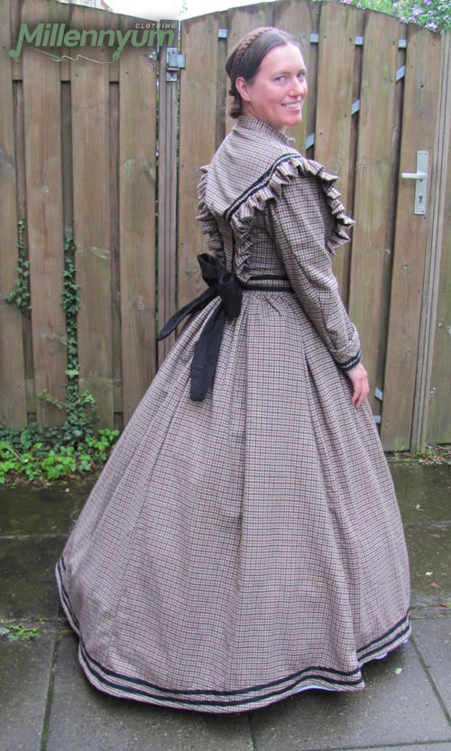 Victorian day dress - side back