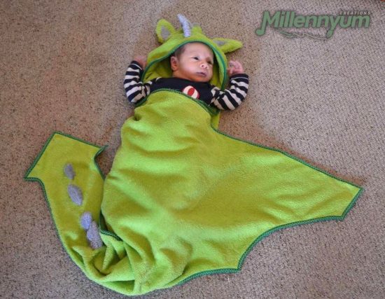 hooded baby towel 'Dragon' - with baby