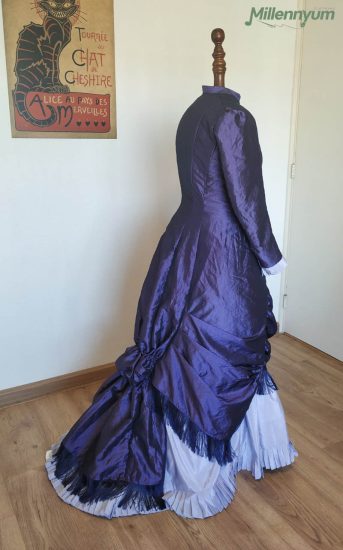 polonaise dress - side