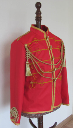 Circusjasje gebaseerd op de outfit van tijgertemster Mabel Stark Circuskostuum