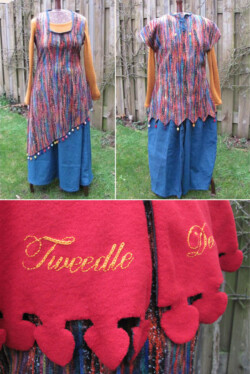 Matchende fantasie-outfits voor muzikantenduo, bestaande uit verschillende laagjes en een handgeborduurde cape. Fantasy kostuums